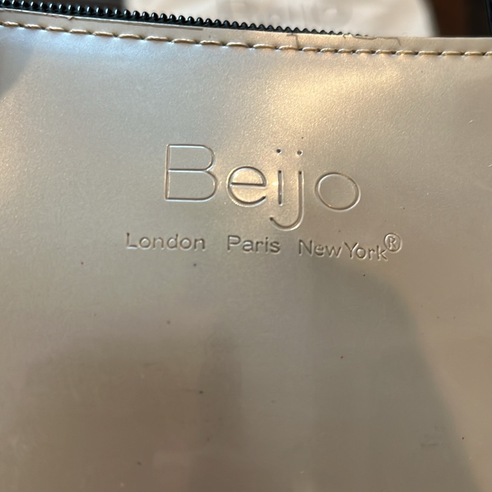 Beijo Silver Purse with Bag - Picture 6 of 15